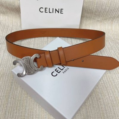 p220 赛琳：Celine应广大消费者需求，特推出男士新款3.5Cm腰带、双面采用小牛皮头层定制，搭配经典凯旋门精品五金，蒸空电镀上色，休闲与正装都非常的百搭