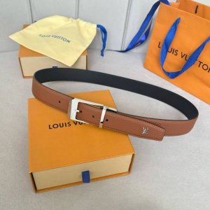 驢家最新品 男士經典頂級休閒腰帶 寬度35毫米 品牌專用togo荔枝紋小牛皮搭配小牛皮底 全新開模精品針扣設計 尾部有相同五金品牌字樣 與腰帶相呼應！多色選