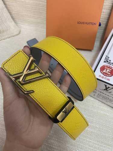 品名：Lv..路易..威登原单 材质：原单牛皮腰带 百分百头层牛皮腰带保证真皮，24K纯钢扣，专柜原单品质、做工精细，时尚大牌，送人自用首选 包装： 请认准如图
