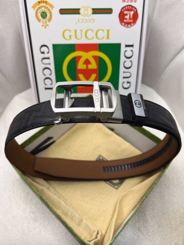 古驰 原单 原单头层牛皮席纹面，内衬头层牛皮压横条纹底．搭配原单自动扣．此款腰带双面采用意大利原定厂制进口牛皮带身 ，对专版柜足宽3.5宽 DDD