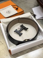 特 Hermes爱马仕 全套包装 宽度3.8Cm 进口双面原版牛皮荔枝纹带身，配搭经典H钢扣 可双面使用；欣赏享用完美的设计和优质的皮料精细工艺，不容错过的产品