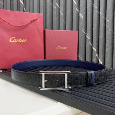 镀钯饰面针扣式皮带，Cartier标志。黑色与蓝色牛皮双面皮带，浮雕“Cartier”标志。尺寸：宽35毫米 可调节 DDD 107530 DDD