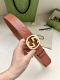 Gucci 宽度4.0Cm 这款单品将品牌的过去与未来贯通在一起，以现代风格的全新设计诠释了经典设计元素。Guccio Gucci字母交织图案巧妙融入纹理和材质