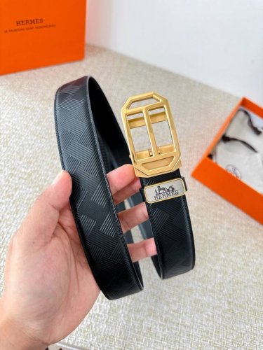 品名：爱马仕.Her..Mes自动扣皮带 腰带 DDD 型号：自动扣，纯钢材质经典自动扣，头层牛皮自动带身 DDD 腰带：百分百头层牛皮，自动带身，保证真皮。2