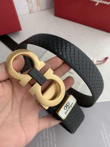 品名：菲拉格慕.Ferrgamo原单 型号：挂扣，原版经典挂扣，实物拍摄，头层牛皮 材料：百分百头层牛皮，保证真皮。双面可用专柜同等质量，经典头