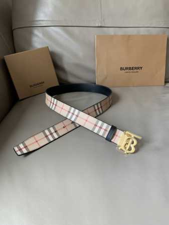 特 Burberry 巴宝莉 专柜同款 男士休闲双面用腰带 宽3.5 Cm 精选品牌标志性 London 格纹，搭配平滑小牛皮反面设计。饰牌搭扣点缀品牌专属标识 - 点击图像关闭