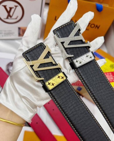 皮带：Lv..路易..威登顶级复刻. 腰带：原单品质百分百头层牛皮，保证真皮。雕花镂空工艺.真空电镀.永不掉色.24K纯钢扣头层小牛皮荔枝纹双面两用专柜同等质量