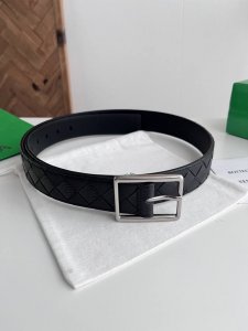 Bv 2026最新款男士编织腰带 纯手工Intreccio大格子编织 意大利原厂荔枝纹小牛皮拼Napa 牛皮 搭配微复古银色针扣 侧面带标识 宽度35Mm 颜色