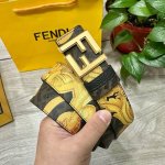 Fendi 芬迪 专柜同款 宽4.0Cm 双环正反用腰带 Ff按钉搭扣 黑色Cuoio Romano皮革材质 反面面料带有烟草黄和黑色Ff图案 四方金属饰面 时