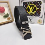 品名：Lv..路易..威登 材质：原单牛皮腰带 百分百头层牛皮腰带保证真皮，24K纯钢扣，专柜原单品质、做工精细，时尚大牌，送人自用首选 包装： 请认准如图专柜