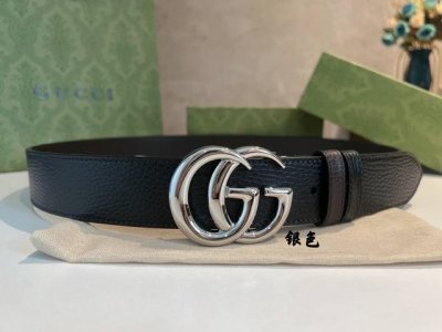 中国新年Gucci男士宠儿精选40Mm腰带，双G带扣旋转设计使用灵活，牛皮手感细腻轻触亲肤，无论设计到做工，倾力打造。