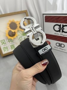品名：菲拉格幕 自动带 材质：原单牛皮腰带 百分百头层牛皮腰带保证真皮，24K纯钢扣，专柜原单品质、做工精细，时尚大牌，送人自用首选 包装： 请认准如图专柜包装