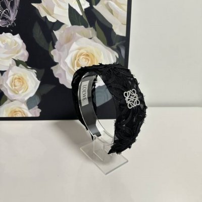 特 配专柜包装 Loewe 罗意威 最新发箍 小仙女快入手 特殊材质 不嘞头 可盐可甜～