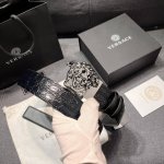 特 范思哲 宽4.0新款 光滑皮带，饰有双面Medusa Biggie搭扣，采用双色调 Medusa Biggie双面搭扣