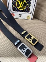 品名：Lv..路易..威登原单 材质：原单牛皮腰带 百分百头层牛皮腰带保证真皮，24K纯钢扣，专柜原单品质、做工精细，时尚大牌，送人自用首选 包装： 请认准如图