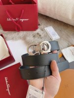 特 Ferragamo.菲拉格慕 全套包装 宽度3.5Cm 高级定制款男士皮带 双面进口牛皮 可双面使用 自行选择搭配 真材实料 很有质感 时尚经典不失风范 搭