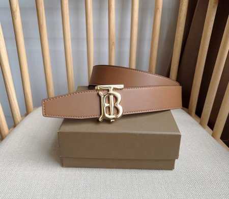 Burberry 巴宝莉 Tb专属标识图案 意大利制皮革腰带 采用百搭双色设计一带双用 宽:4.0Cm Burberry的最佳选择款 - 点击图像关闭