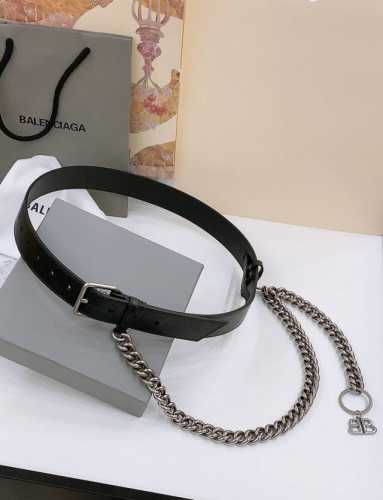 balenciaga 巴黎世家 宽度3.5Cm 是法国的奢侈品牌，作为时尚界最具影响力品牌之一的地位。设计师源于：都市时尚潮流独特的设计风格，采用进口小牛皮制作