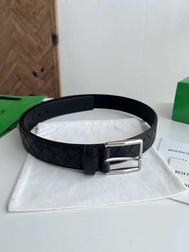 Bv 2026最新款男士编织腰带 纯手工Intreccio大格子编织 意大利原厂Napa小牛皮 拼 原厂荔枝纹牛皮 搭配微复古银色针扣 侧面带标识 宽度35Mm