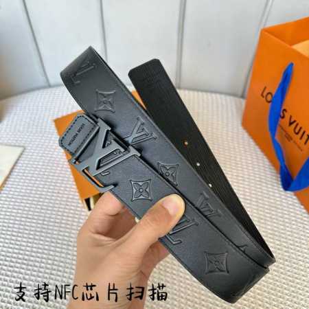 宽度：40Mm 进口ep水波纹衬托原厂小牛皮底压花！饰有高级丝印logo视觉效果 搭配2023冬季最新款配皮五金 双面用 - 点击图像关闭