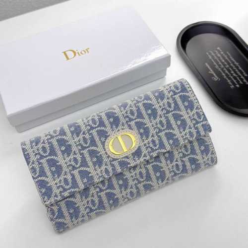 Dior 0938 乳白色颜色 乳白色 尺寸 19*10.5*3.5Dior专柜最新款火爆登场！采用进口小牛皮，绝美绣线，做工精致，媲美专柜！