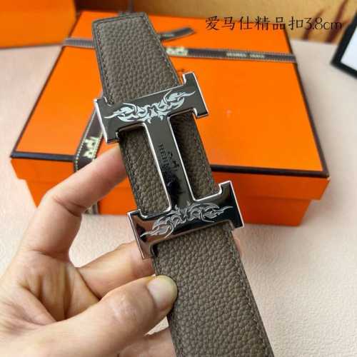 爱马仕 双面进口小牛皮，搭配精品扣，宽度3.8Cm，时尚大方，百搭单品。