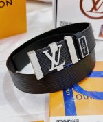 皮带：Lv..路易..威登顶级复刻- 腰带：原单品质百分百进口原厂头层牛皮，保证真皮。雕花镂空工艺.真空电镀.永不掉色.24K纯钢扣头层小牛皮水波纹双面可用专柜