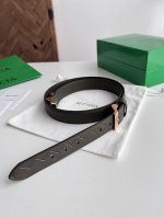 -Bv 2025新款女士编织平纹拼接组合腰带 意大利小牛皮搭配微复古金色表扣设计扣头 宽度2.5Cm 颜色：原野绿