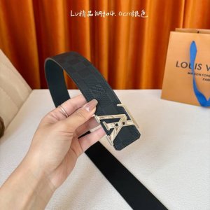 Louis Vuitton ：经典原单品质，pvc压花面配原版平纹底，搭配原单精品钢扣，精工制作，细节看图，实物拍摄，高端奢华，宽度4.0Cm