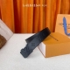Louis Vuitton ：经典原单品质，一面经典压花一面平纹底，原单精品挂扣，精工制作，细节看图，实物拍摄，高端奢华，宽度4.0Cm