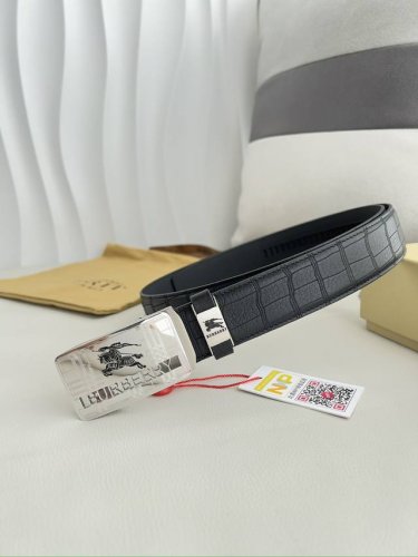 品名：巴宝莉.Burberry 腰带自动带 皮带 型号：自动扣，纯钢材质自动扣，自动带身，双面头层牛皮 材料：百分百头层牛皮，保证真皮。24K纯钢扣专柜同等质量