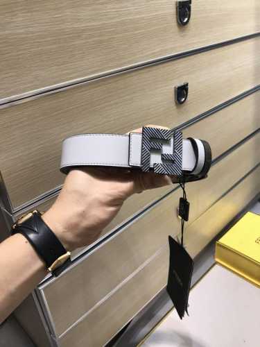 配送专柜包装 打孔针 特 新款 Fd 宽35 Mm 标志造型宽皮带，双色斜纹钉扣式带扣，进口小牛皮搭配经典老花Ff 图案，支持Nfc 芯片 ，镀金表面金属制品，