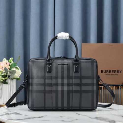 型号巴宝莉Burberry 专柜热销爆款男包，原版质量，多隔层设计原版牛皮搭配高档进口五金，皮质舒适，手感超好 版型更正，实物更美！ 尺寸38-28-6 黑