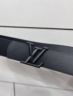特 Lv.路易威登 全套包装 宽度 40Mm宽度 正品一体铸造五金钢扣 原厂皮料 双面原厂定制进口面料 可送礼自用不错选择