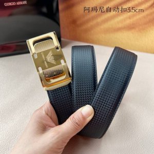 特 品牌： 阿玛尼 新款进口小牛皮，手感细腻柔软。搭配纯钢自动精品钢扣，宽度：3.5Cm，