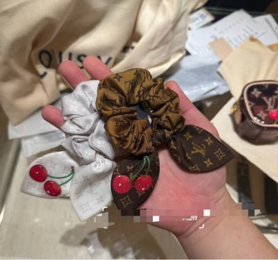村上隆樱桃皮筋