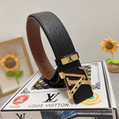 品名：Lv..路易..威登 材质：原单牛皮腰带 百分百头层牛皮腰带保证真皮，24K纯钢扣，专柜原单品质、做工精细，时尚大牌，送人自用首选 包装： 请认准如图专柜