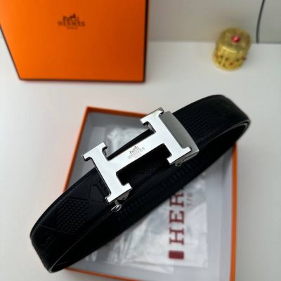 品牌： 爱玛士 新款进口3. 5自动扣双面头层小牛皮，手感细腻柔软。搭配纯钢自动精品钢扣，男士必备！宽度： 3.5Cm自动钢扣头层牛皮皮带