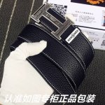 品名：爱玛仕.Her..Mes原单 型号：认准如图专柜包装，赠送打孔器 材料：百分百头层牛皮皮带，24K纯钢扣中间带Logo字母荔枝纹纹路保证真皮。专柜同等质量