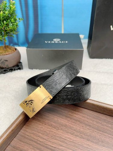 范思哲原单，宽度了3.5Cm,热压成形牛皮饰以小牛皮底，配钢扣缝线。
