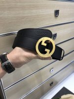 配送专柜包装 打孔针 特 特 宽38Mm， 原单进口双面头层小牛皮，搭配原单钌钯电镀双G花纹钢扣，手感.油边近乎完美，原产皮料定制，质感无可挑剔，出众的细节，高