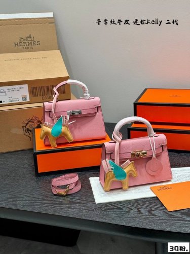 配原版盒 配丝巾+飞马挂件 尺寸：20Cm Hermes 爱马仕 Kellymini 二代 手掌纹头层牛皮小迷你凯莉 真的太太太太好看了 放下手机 也装可爱哦！