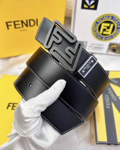 皮带：Fendi.芬迪..顶级原单复刻. 腰带：百分百头层牛皮，保证真皮。双层ff斜面磨砂烤漆24K纯钢扣材质，永不掉色纯手工一针一线缝制小牛皮正反双面