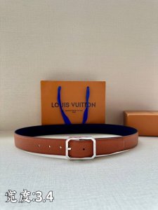 3.4宽:本款 Taurillon 皮革腰带为金属束带圈融入Lv 标识，打造沉稳低调的绅士风范 Taurillon 皮革牛皮革内衬搭扣边镂刻路易威登标识