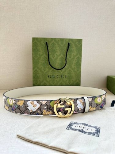 特 宽度3.8Cm Gucci Gg Marmont系列每一季都会推陈出新，为灵感源于70年代的标志性 旋转gg配件注入宠物现代精髓。这款gg Supreme帆