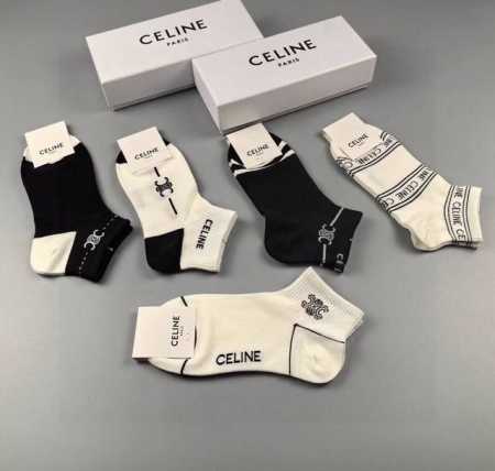 特 Celine 赛琳新品女款短袜子 一盒五双 提花经典标志，纯棉材质制造，透气舒适，超级Nice超火爆小单品，大牌出街，潮人必备超好搭 - 点击图像关闭