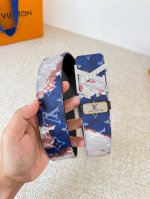 品名： Lv..路易..威登腰带皮带原单 型号：挂扣，经典纯钢材质挂扣，头层牛皮，图片实物拍摄 材料：头层牛皮，挂扣系列，纯钢材质扣头，镀钯电镀工艺永不掉色。原