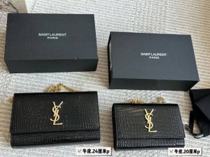 配盒 Size：20*12Cm 小 24*15Cm 大 Ysl Woc信封包 鳄鱼纹牛皮看起来质感特别好！耐磨耐用！ 斜挎腋下