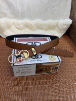 品名：菲拉格幕 原单皮带 材质：原单牛皮腰带 百分百头层牛皮腰带保证真皮，24K纯钢扣，专柜原单品质、做工精细，时尚大牌，送人自用首选 包装： 请认准如图专柜包