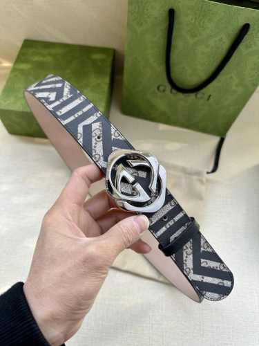 特 P180 宽度4.0Cm Gucci Marmont系列每一季都会推陈出新，为灵感源于70年代的标志性Gg配件注入现代精髓。Supreme帆布印花 腰带反面